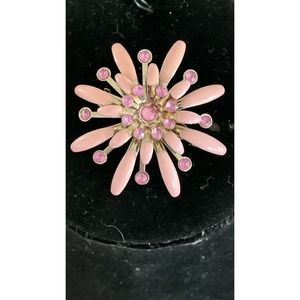 VTG 3 Dimensional Light Pink Enamel and Bright Pink Rhinestone Brooch